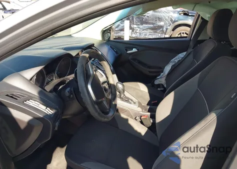 2014 Ford Focus Se z USA, uszkodzony, nr VIN 1FADP3F26EL313556